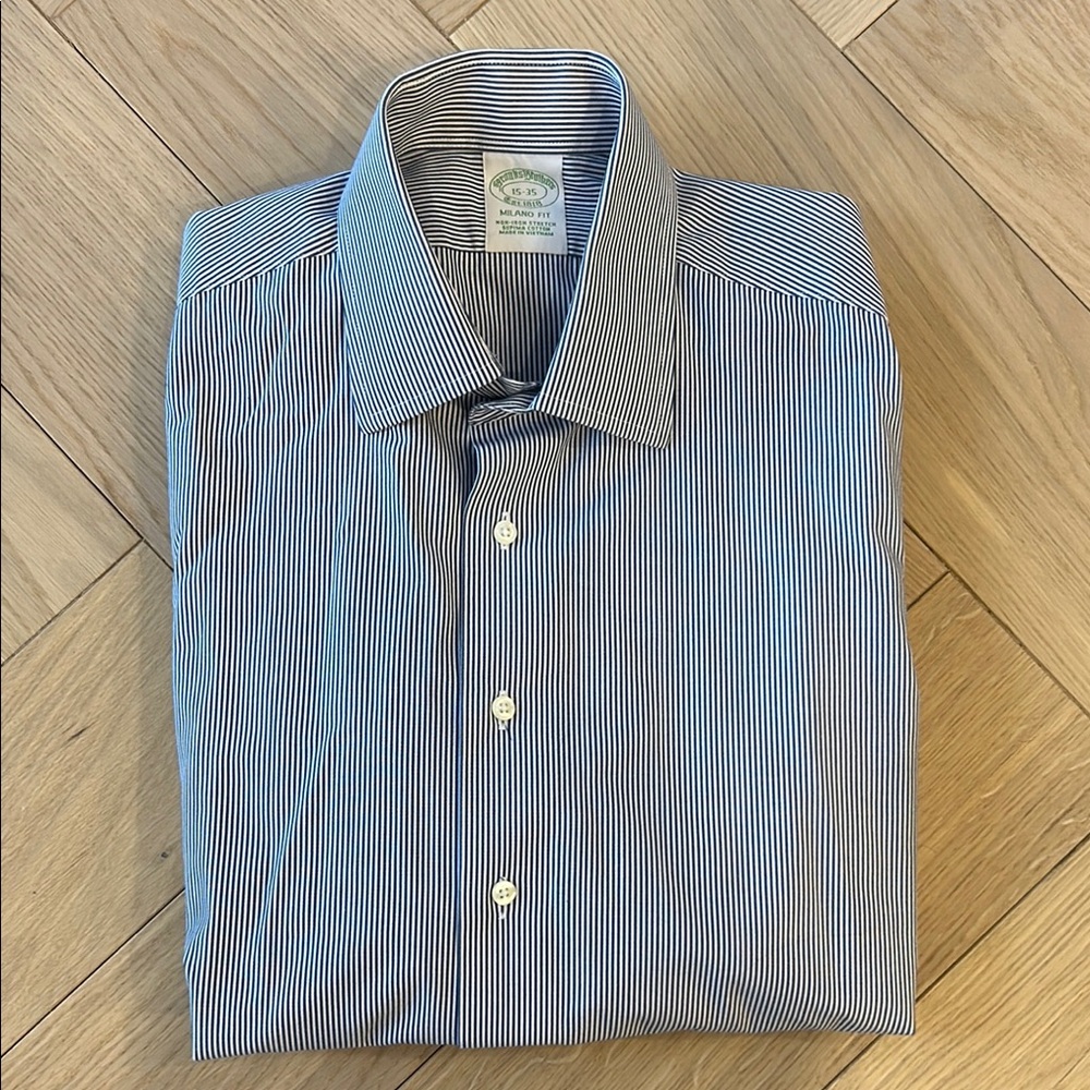 Brooks Brothers Blue and White Dress Shirt Classic Style